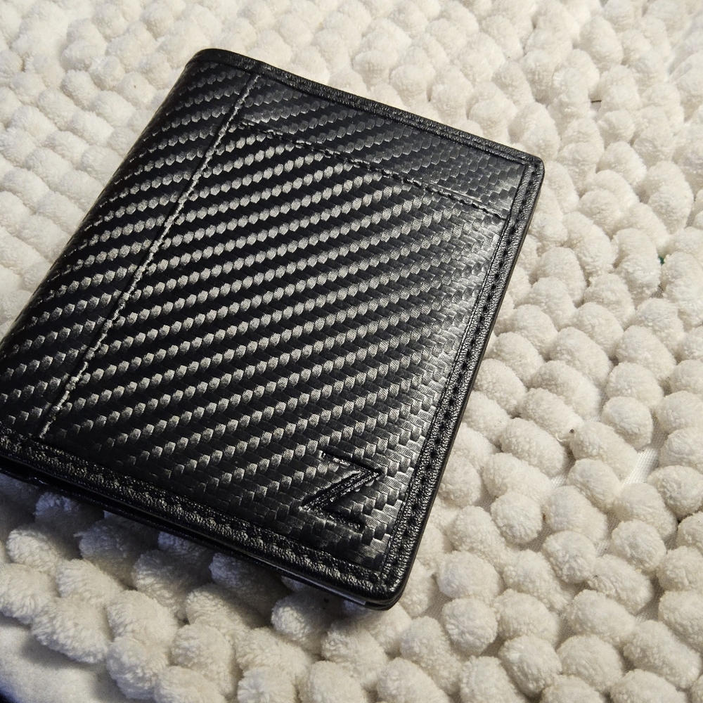 NWOT Zitahli mens Black Leather Wallet